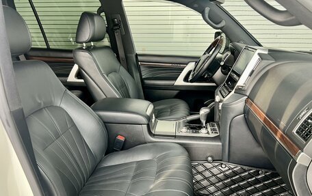 Toyota Land Cruiser 200, 2018 год, 7 870 000 рублей, 12 фотография