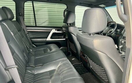 Toyota Land Cruiser 200, 2018 год, 7 870 000 рублей, 13 фотография