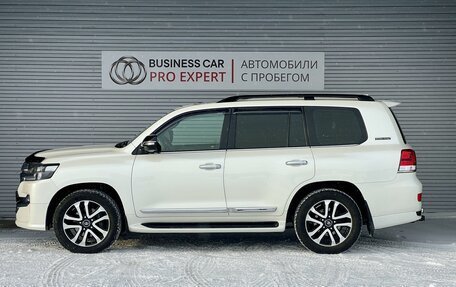 Toyota Land Cruiser 200, 2018 год, 7 870 000 рублей, 8 фотография