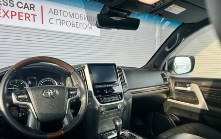 Toyota Land Cruiser 200, 2018 год, 7 870 000 рублей, 16 фотография