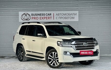 Toyota Land Cruiser 200, 2018 год, 7 870 000 рублей, 3 фотография
