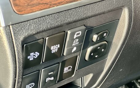 Toyota Land Cruiser 200, 2018 год, 7 870 000 рублей, 24 фотография