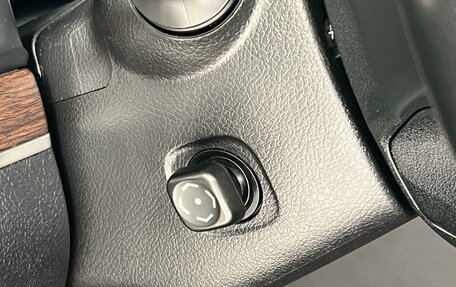 Toyota Land Cruiser 200, 2018 год, 7 870 000 рублей, 27 фотография