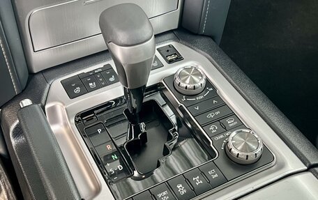 Toyota Land Cruiser 200, 2018 год, 7 870 000 рублей, 26 фотография