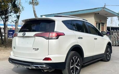 Toyota RAV4, 2018 год, 1 864 000 рублей, 2 фотография