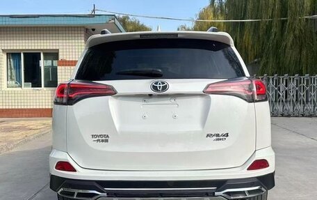 Toyota RAV4, 2018 год, 1 864 000 рублей, 3 фотография