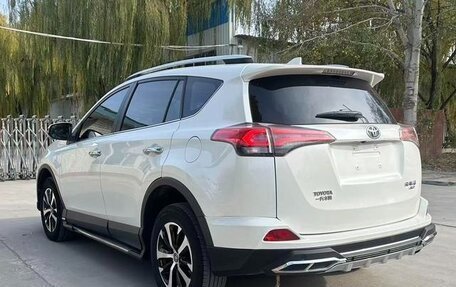 Toyota RAV4, 2018 год, 1 864 000 рублей, 4 фотография