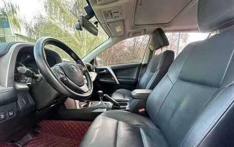 Toyota RAV4, 2018 год, 1 864 000 рублей, 7 фотография