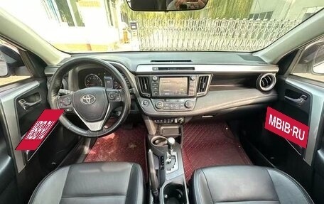 Toyota RAV4, 2018 год, 1 864 000 рублей, 8 фотография