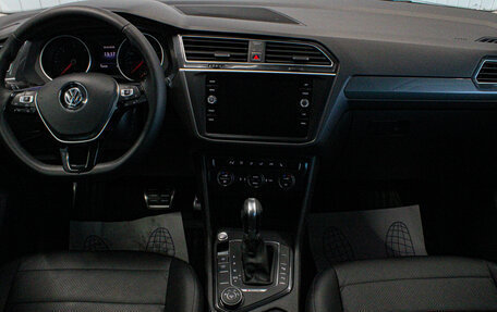 Volkswagen Tiguan II, 2018 год, 2 249 000 рублей, 21 фотография