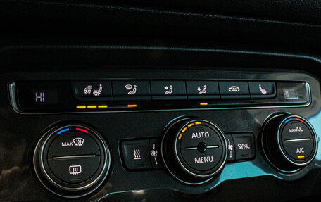 Volkswagen Tiguan II, 2018 год, 2 249 000 рублей, 17 фотография