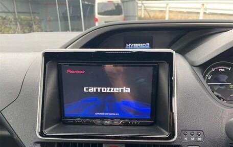 Toyota Voxy III, 2021 год, 2 137 000 рублей, 10 фотография