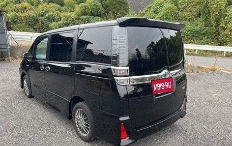 Toyota Voxy III, 2021 год, 2 137 000 рублей, 5 фотография