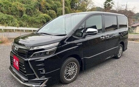 Toyota Voxy III, 2021 год, 2 137 000 рублей, 6 фотография