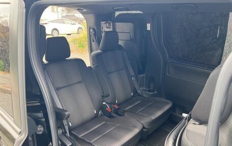 Toyota Voxy III, 2021 год, 2 137 000 рублей, 14 фотография