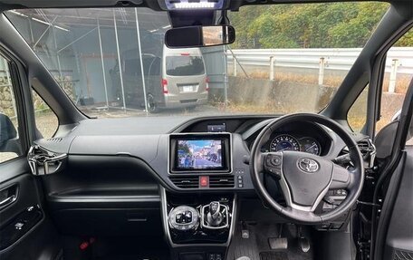 Toyota Voxy III, 2021 год, 2 137 000 рублей, 12 фотография