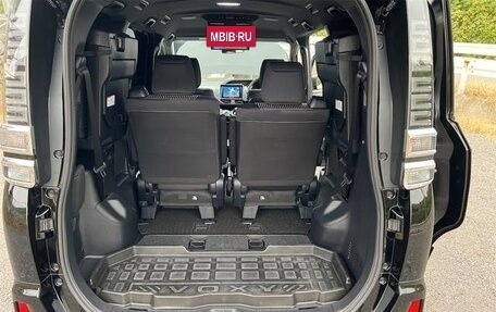 Toyota Voxy III, 2021 год, 2 137 000 рублей, 15 фотография