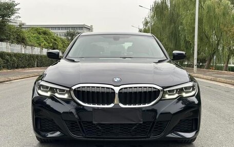 BMW 3 серия, 2022 год, 2 700 000 рублей, 1 фотография