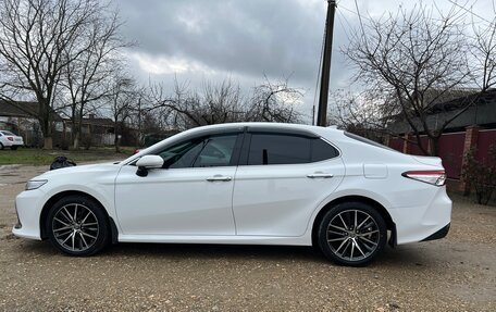 Toyota Camry, 2021 год, 3 290 000 рублей, 4 фотография