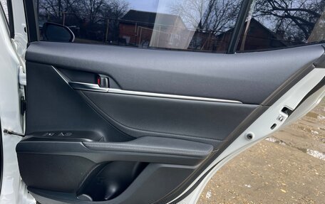 Toyota Camry, 2021 год, 3 290 000 рублей, 15 фотография