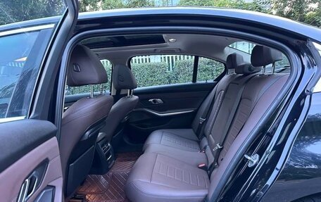 BMW 3 серия, 2022 год, 2 700 000 рублей, 13 фотография