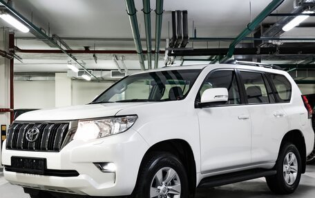 Toyota Land Cruiser Prado 150 рестайлинг 2, 2022 год, 6 100 000 рублей, 2 фотография