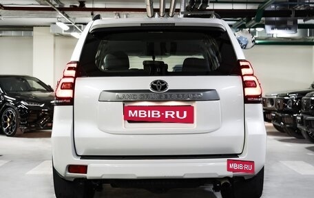 Toyota Land Cruiser Prado 150 рестайлинг 2, 2022 год, 6 100 000 рублей, 8 фотография