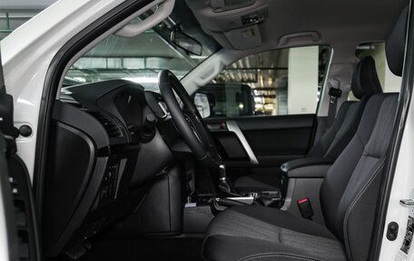 Toyota Land Cruiser Prado 150 рестайлинг 2, 2022 год, 6 100 000 рублей, 23 фотография