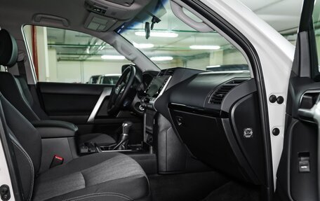 Toyota Land Cruiser Prado 150 рестайлинг 2, 2022 год, 6 100 000 рублей, 27 фотография