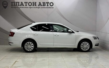 Skoda Octavia, 2017 год, 1 699 000 рублей, 5 фотография