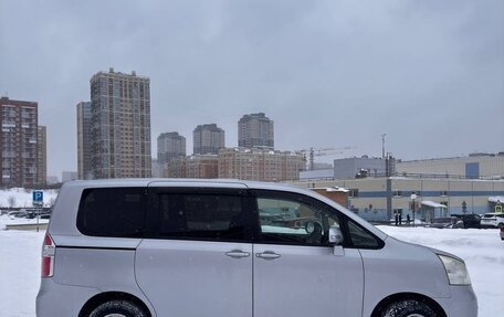 Toyota Noah III, 2007 год, 1 260 000 рублей, 5 фотография