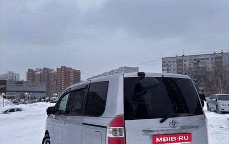 Toyota Noah III, 2007 год, 1 260 000 рублей, 6 фотография