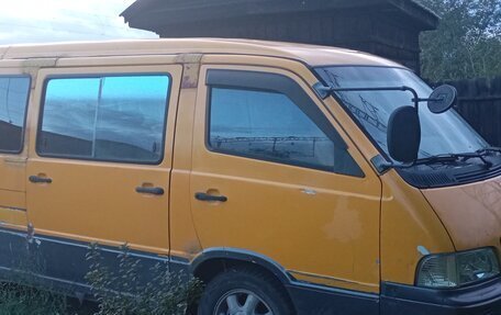 SsangYong Istana, 2000 год, 350 000 рублей, 3 фотография