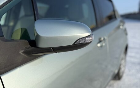 Toyota Vitz, 2012 год, 750 000 рублей, 2 фотография