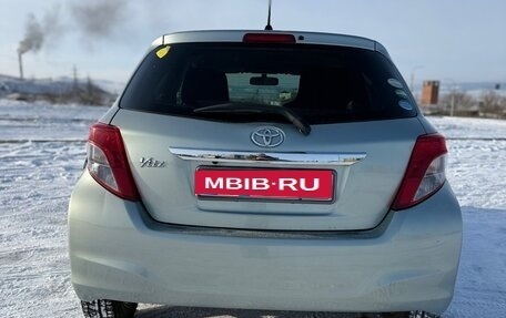 Toyota Vitz, 2012 год, 750 000 рублей, 3 фотография