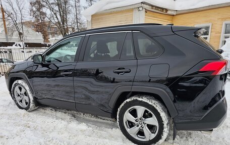 Toyota RAV4, 2021 год, 2 850 000 рублей, 4 фотография