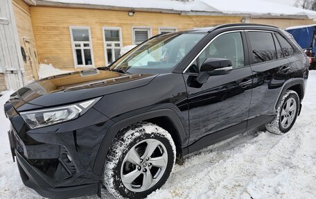 Toyota RAV4, 2021 год, 2 850 000 рублей, 2 фотография