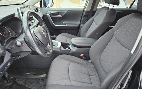 Toyota RAV4, 2021 год, 2 850 000 рублей, 14 фотография