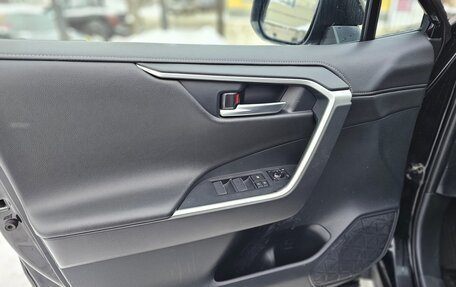 Toyota RAV4, 2021 год, 2 850 000 рублей, 13 фотография