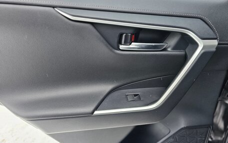 Toyota RAV4, 2021 год, 2 850 000 рублей, 20 фотография