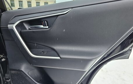 Toyota RAV4, 2021 год, 2 850 000 рублей, 24 фотография