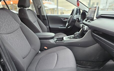 Toyota RAV4, 2021 год, 2 850 000 рублей, 28 фотография