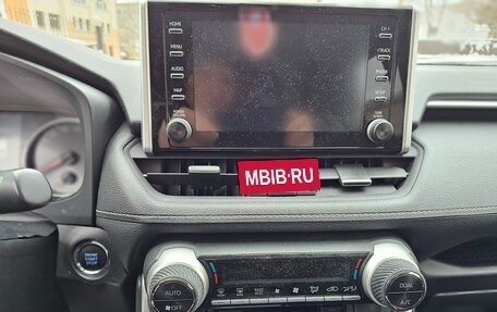 Toyota RAV4, 2021 год, 2 850 000 рублей, 17 фотография