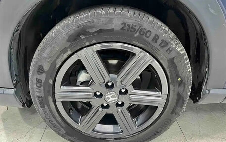 Honda Vezel, 2023 год, 1 550 000 рублей, 5 фотография