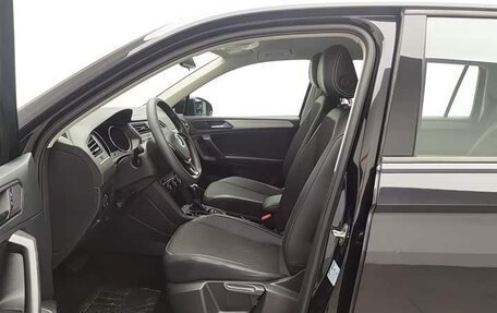 Volkswagen Tiguan II, 2021 год, 3 427 978 рублей, 6 фотография