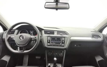 Volkswagen Tiguan II, 2021 год, 3 427 978 рублей, 9 фотография