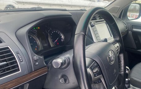 Toyota Land Cruiser Prado 150 рестайлинг 2, 2020 год, 4 900 000 рублей, 10 фотография