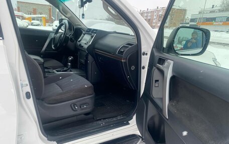 Toyota Land Cruiser Prado 150 рестайлинг 2, 2020 год, 4 900 000 рублей, 20 фотография