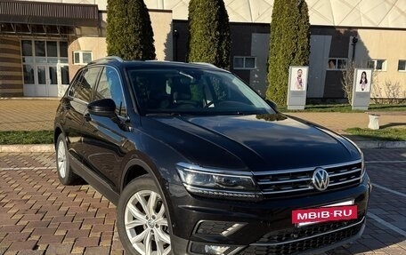 Volkswagen Tiguan II, 2019 год, 2 500 000 рублей, 3 фотография