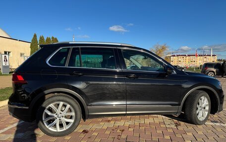 Volkswagen Tiguan II, 2019 год, 2 500 000 рублей, 4 фотография